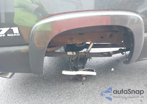 2005 Chevrolet Silverado 1500 Z71 z USA, uszkodzony, nr VIN 2GCEK13T751112169